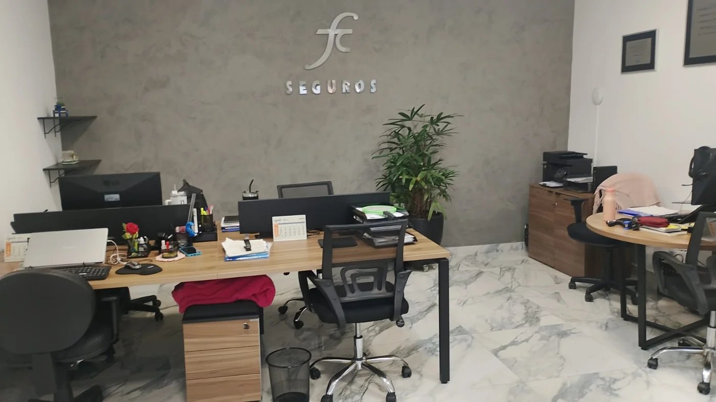 Sala de atendimento da FC Seguros